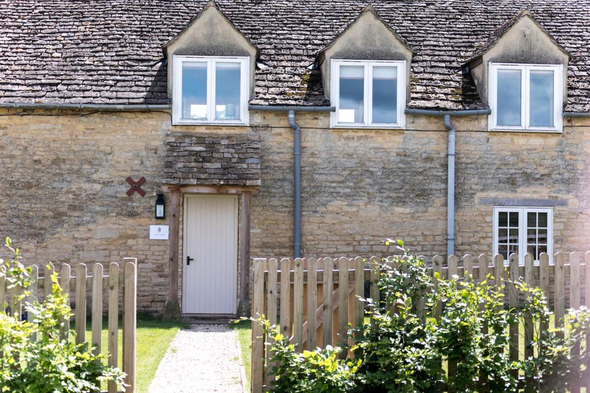 Crucis Park Estate Cirencester Exterior foto